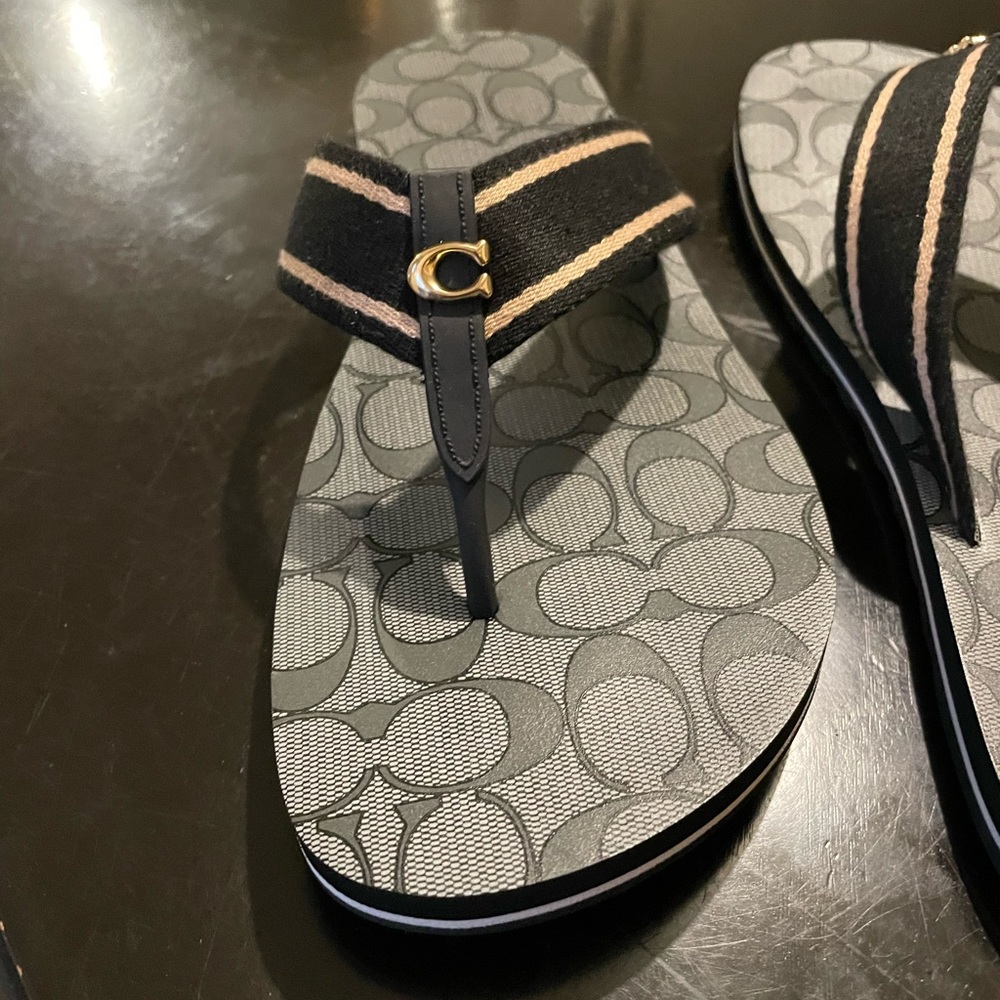 New. Bought at Ross. Doesn’t come with shoe box - Picture 3 of 4